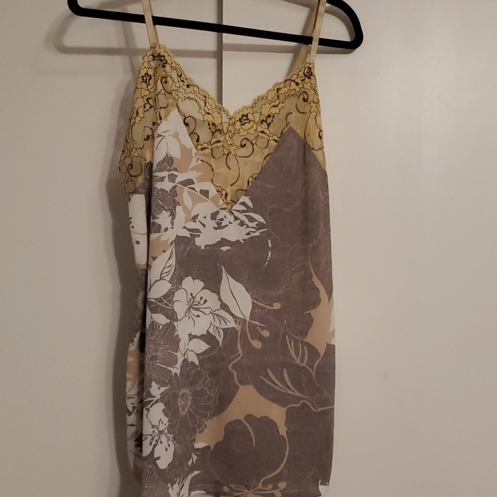 Stretchy Blumin lace tank NWOT